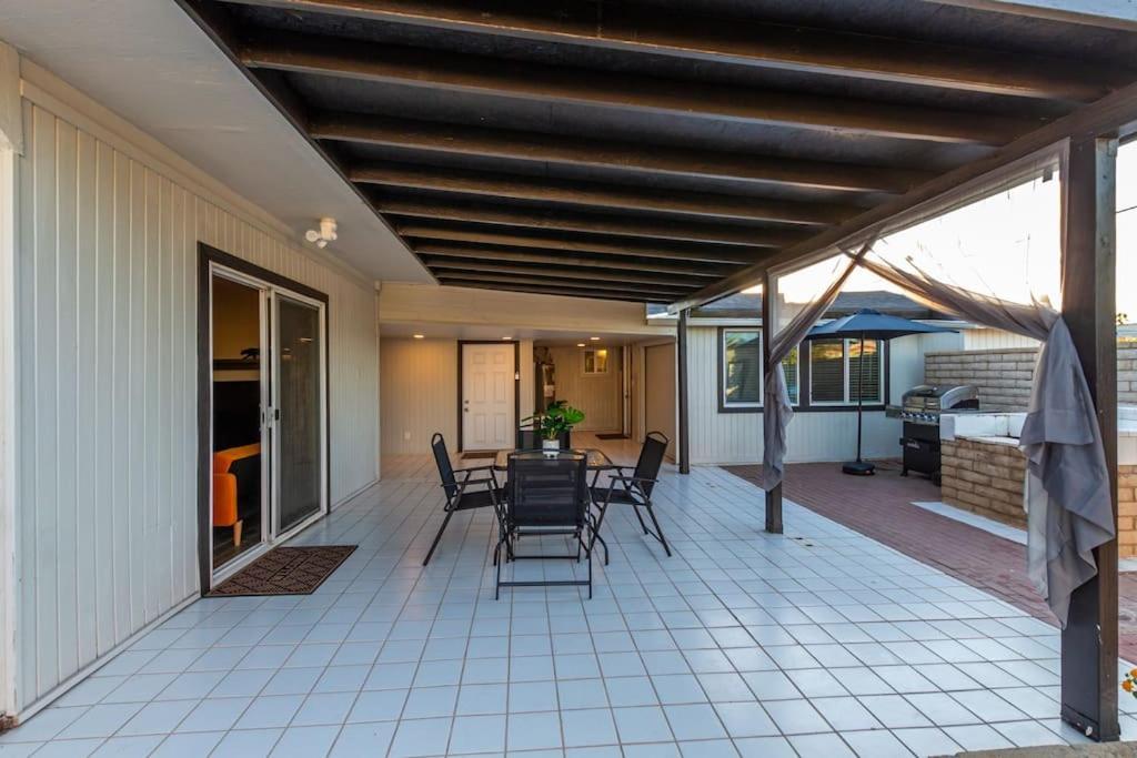 Appartement New Midtown Modern With Backyard