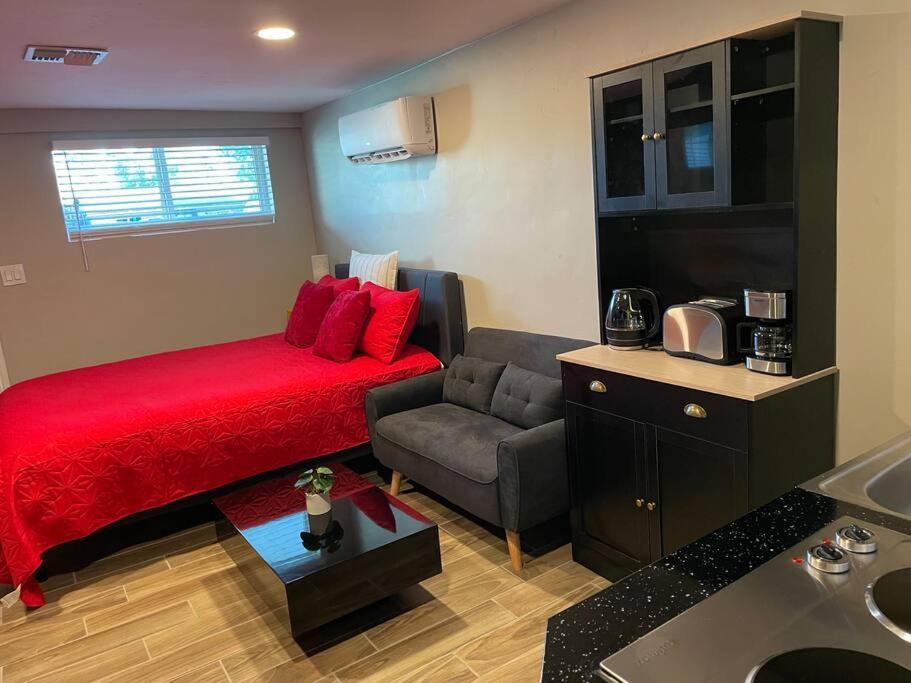 New Midtown Modern With Backyard Appartement