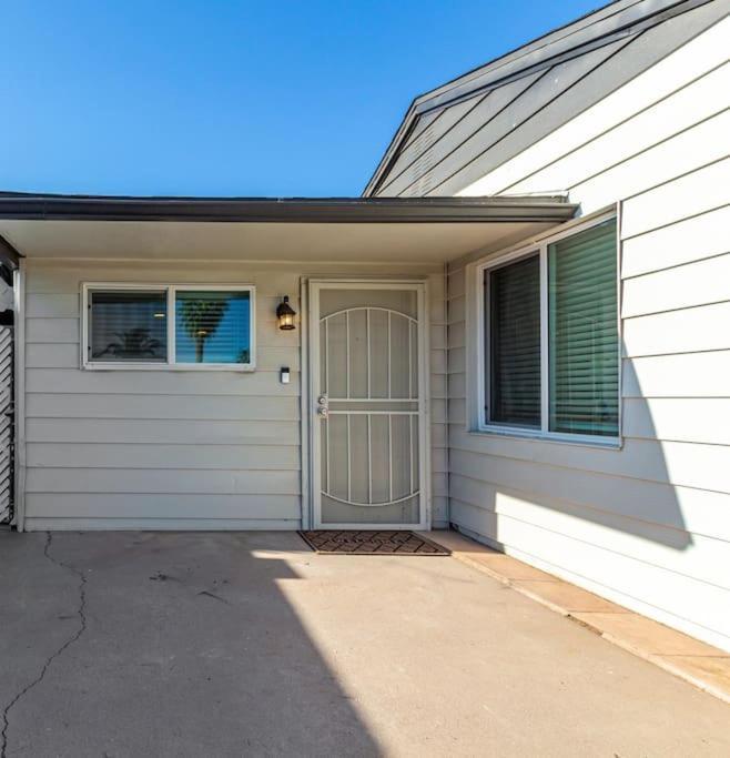 New Midtown Modern With Backyard Appartement *